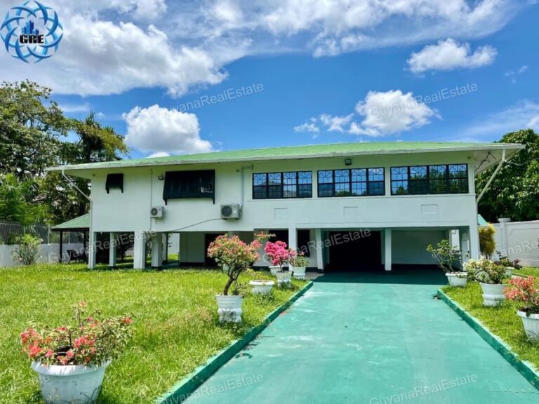 Charming Colonial Property for Rent in Ogle